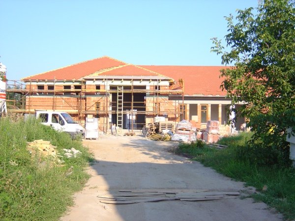 Építkezés az iskolánál